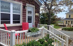 Bayview Pines Country Inn B&B