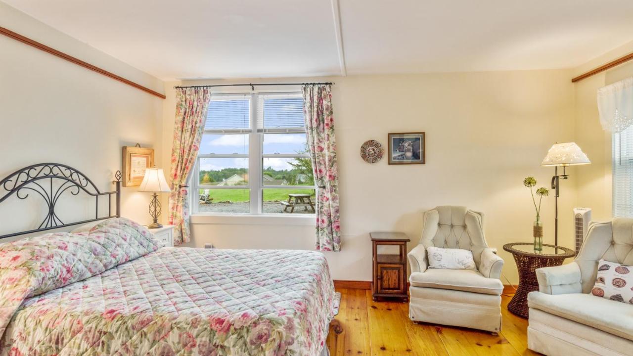 Bayview Pines Country Inn B&B Mahone Bay Exterior foto