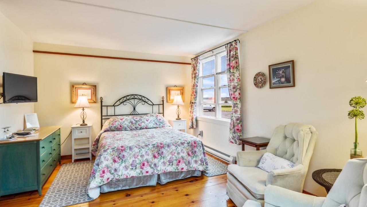 Bayview Pines Country Inn B&B Mahone Bay Exterior foto