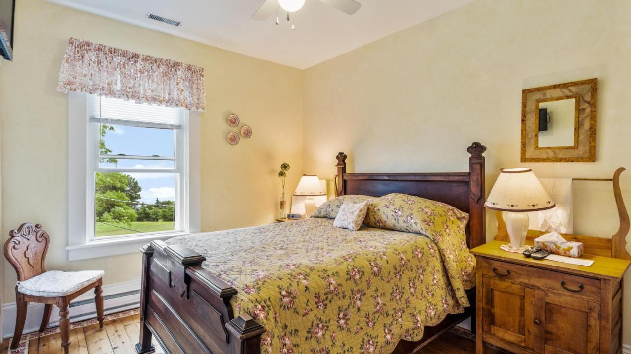 Bayview Pines Country Inn B&B Mahone Bay Exterior foto