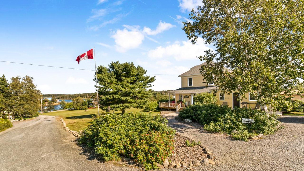 Bayview Pines Country Inn B&B Mahone Bay Exterior foto